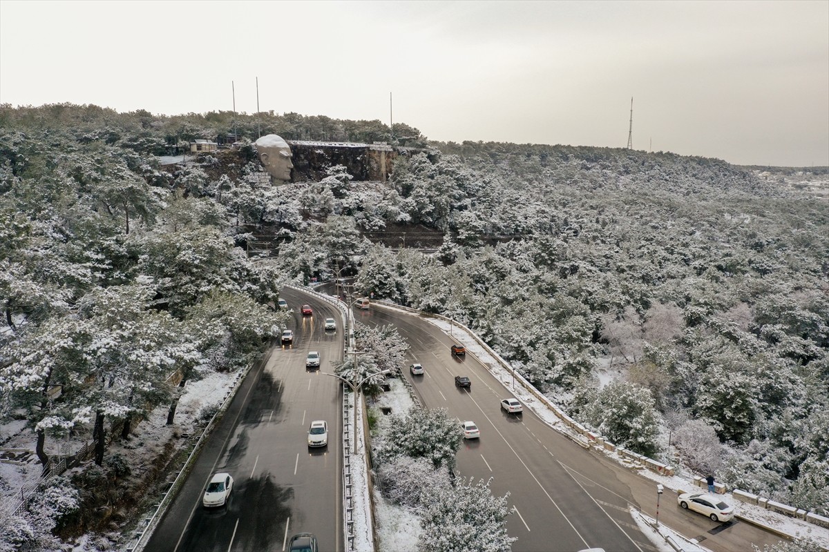 Antalya Kent Merkezine 29 Yıl Sonra Kar Yağdı
