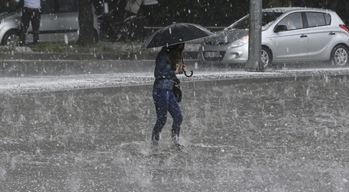 Meteorolojik Uyarı! Antalya'da Beklenen Kuvvetli Yağışlara Dikkat!